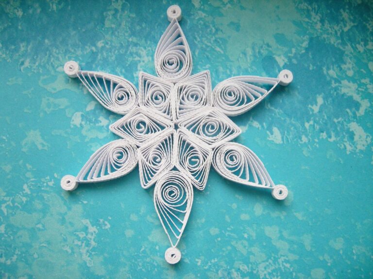 Ornament Quilling Class at Sarett Nature Center, Benton Harbor Michigan